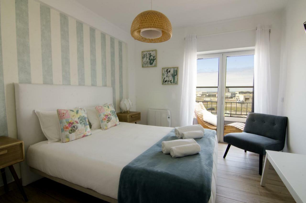 Sea La Vie Beach House - Peniche Bagian luar foto